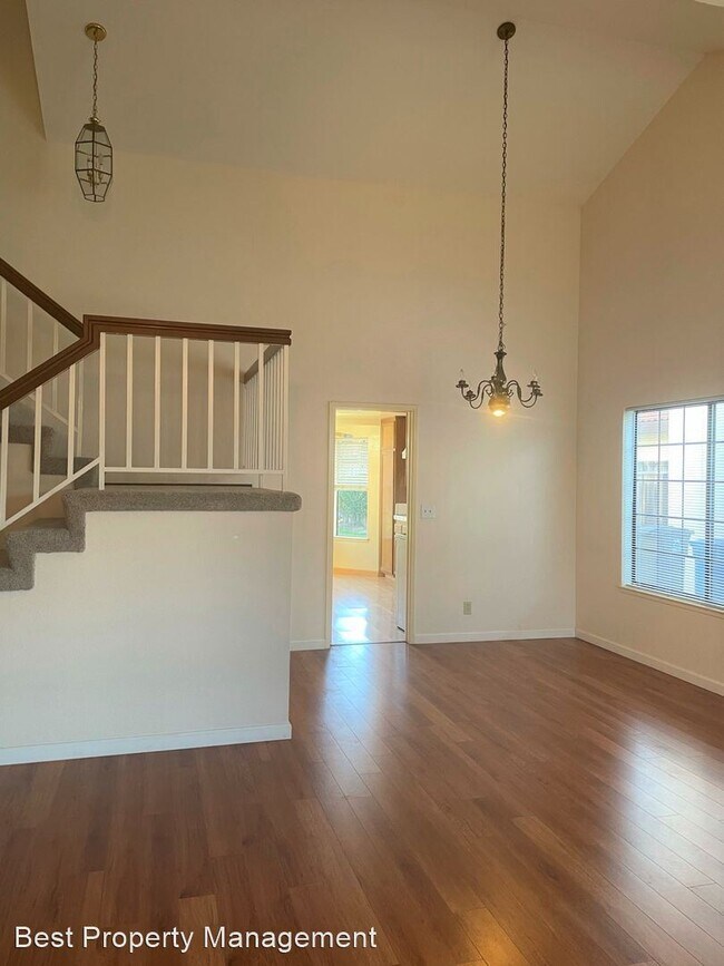 Building Photo - 4 br, 3 bath House - 32725 Hilmar Street