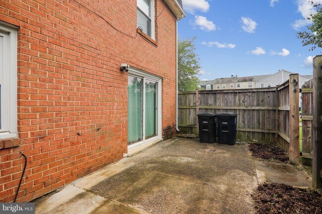 Foto del edificio - 81 Watkins Park Dr