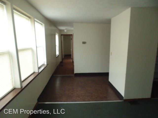 Building Photo - 296 Scio St