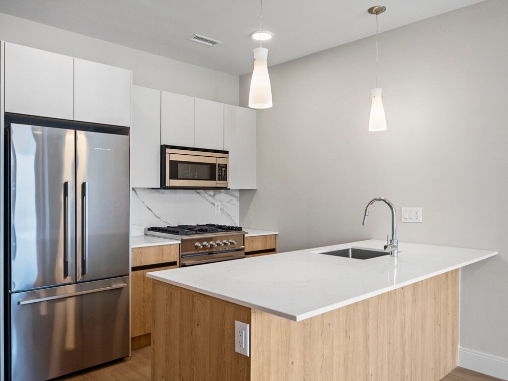 Foto principal - 249 Corey Rd