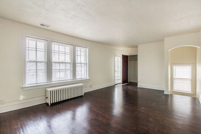 Building Photo - 7120 Dartmouth Ave