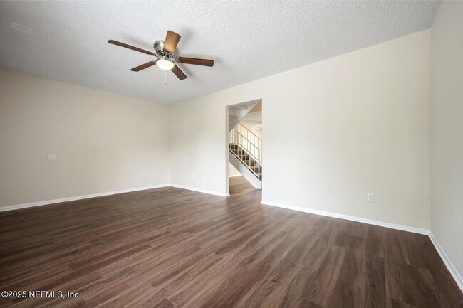 Building Photo - 1852 Willowood Dr