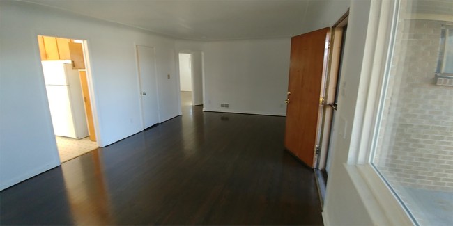 Foto del edificio - 3680 Forest St