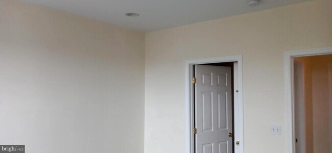 Foto del edificio - 1103 N Kenwood Ave