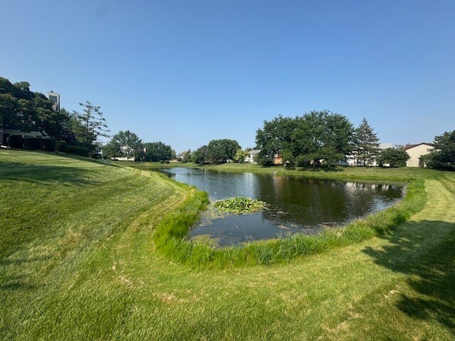 Foto del edificio - 600 Stone Brook Ct