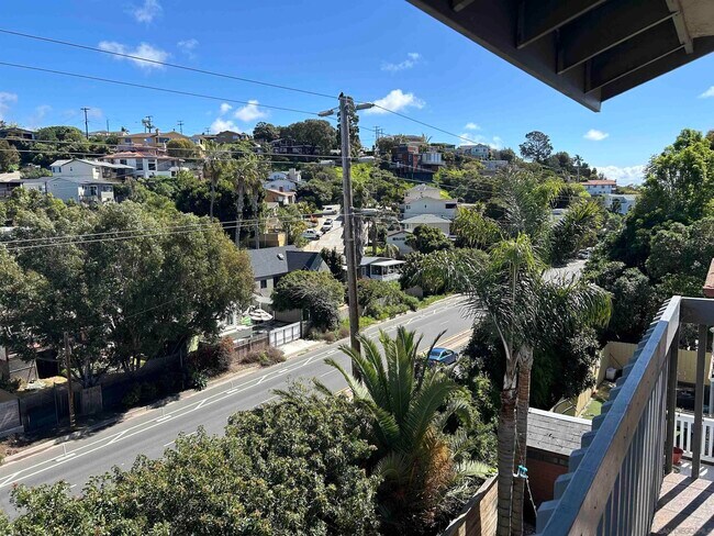 Building Photo - 3550 Wawona Dr