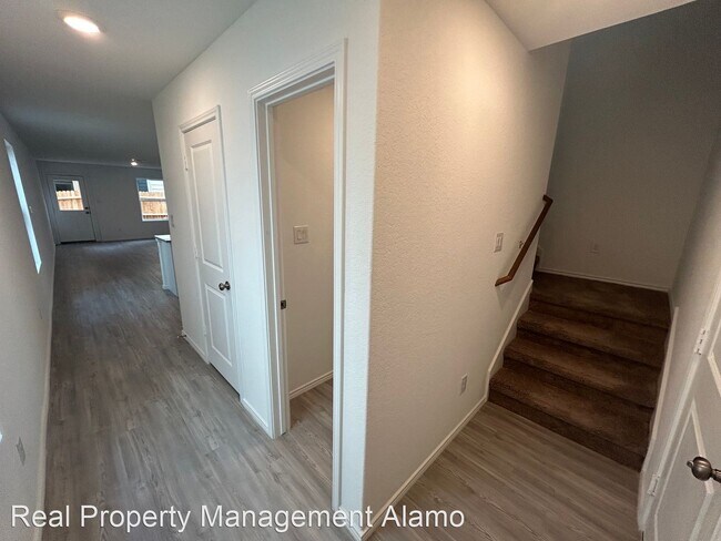 Foto del edificio - 3 br, 2.5 bath House - 11026 Tree Line