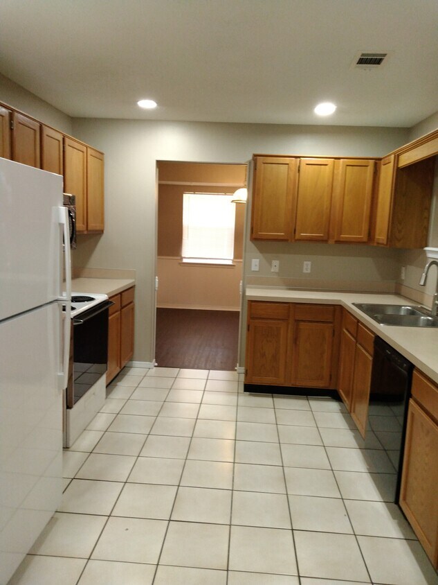 Foto del edificio - 2598 W Arthur Hart St