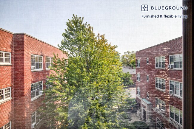 Foto del edificio - 2752 Hampton Pkwy