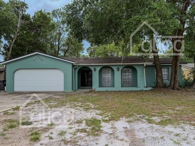 Photo - 858 Bishop Dr House