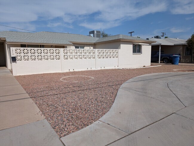 Building Photo - 1812 S Hardy Dr