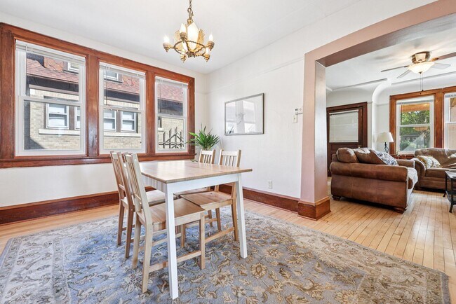 Foto del edificio - 2321 N 58th St