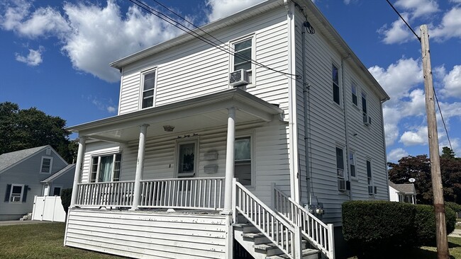 Building Photo - 123 Puffer Ave