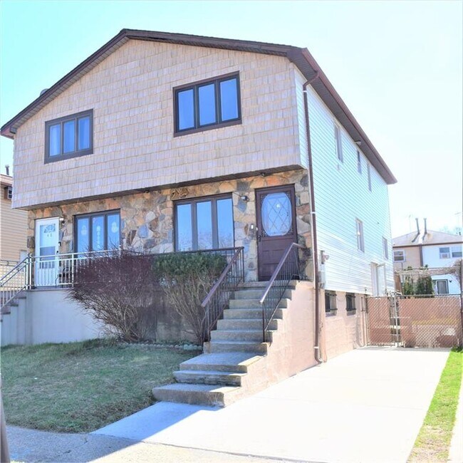 Foto del edificio - 46 Rowan Ave