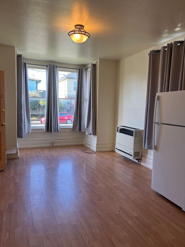 1525 3rd St Unit 2, Eureka, CA 95501 Room for Rent in Eureka, CA