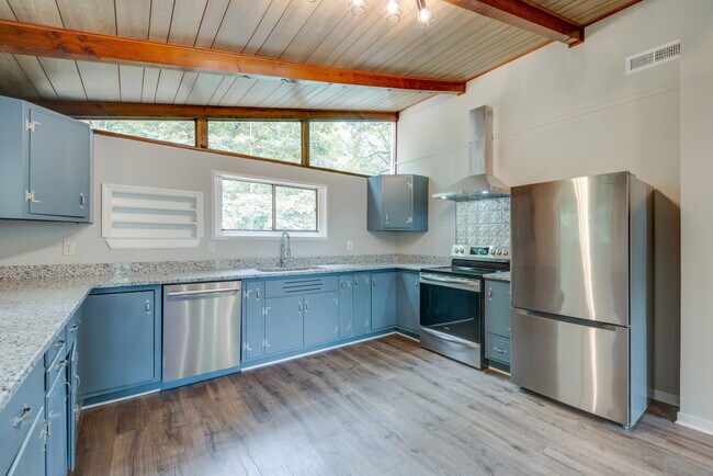 Foto del edificio - 5225 Hunter Rd
