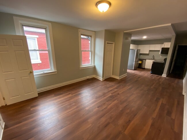 Building Photo - 38 S Beaver St