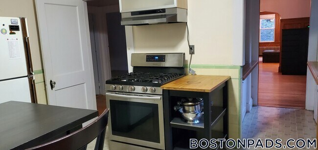 Foto del edificio - 31-33 Greycliff Rd.