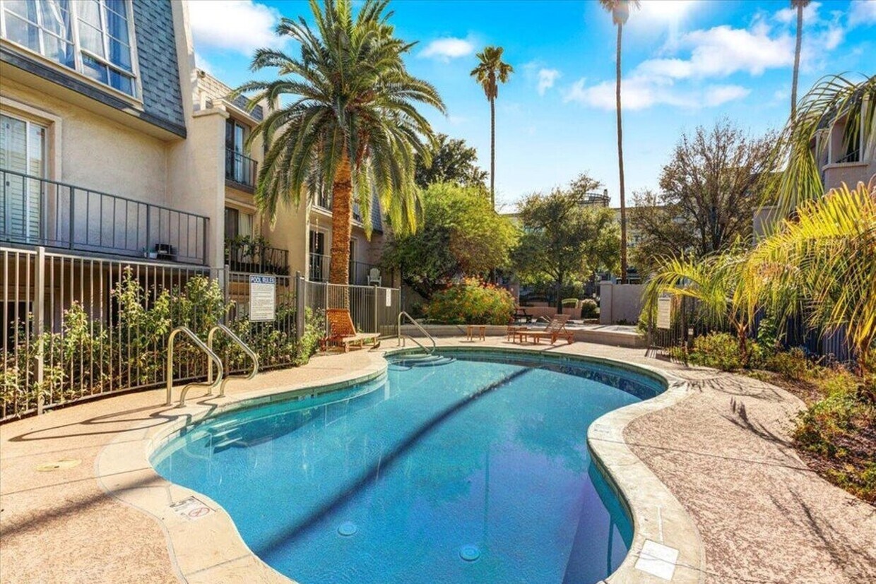 1014 E Osborn Rd, Phoenix, AZ 85014 Room for Rent in Phoenix, AZ