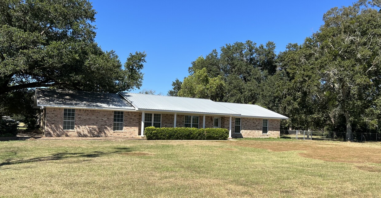 Front of house - 12821 County Road 9