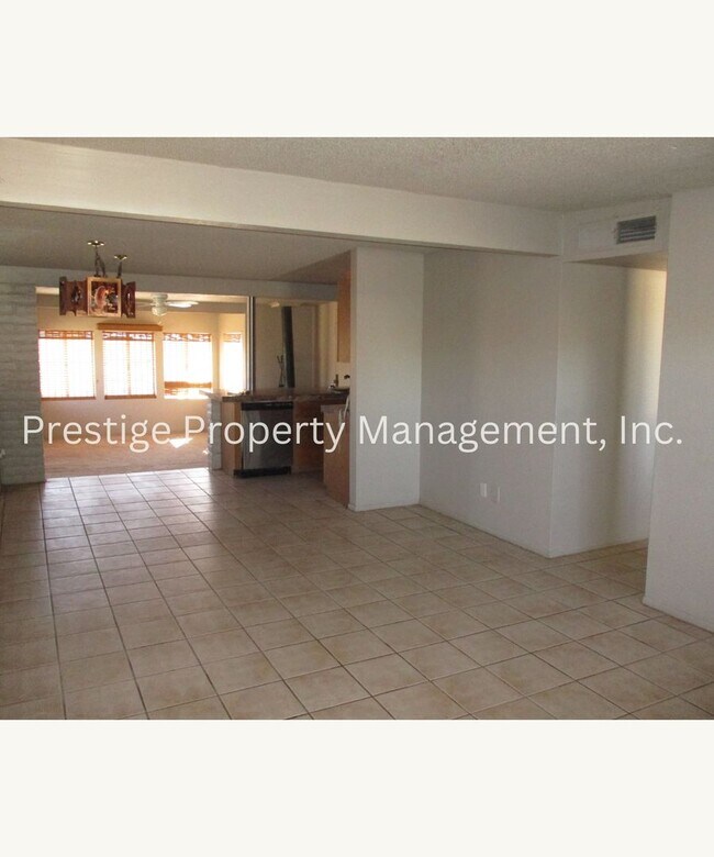 Foto del edificio - Check Out This 3/2 South-East Side Charmer!