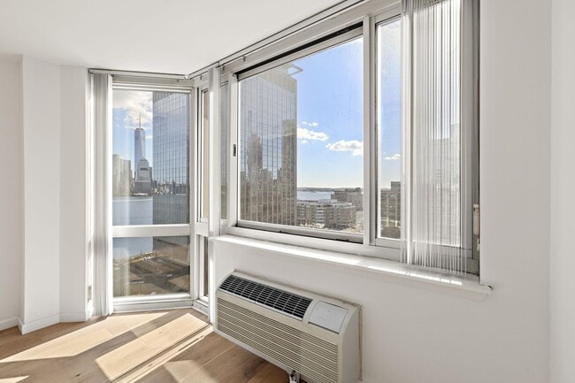 Building Photo - 20 2nd St