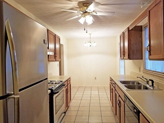 Building Photo - 330 Jones Ln