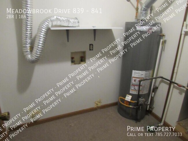 Foto del edificio - Meadowbrook Drive 839-841