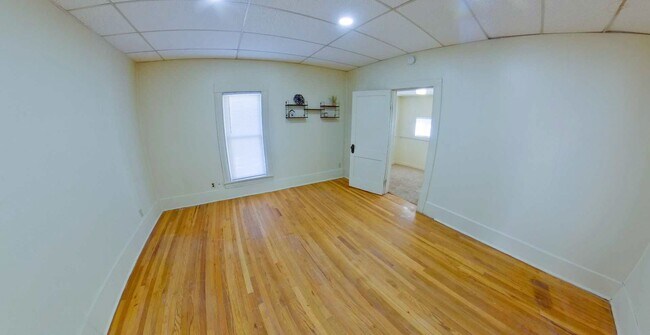 Foto del edificio - 3D Tour Available - 2 BLOCKS TO CAMPUS or AGGIEVILLE + Two Sets of Washers & Dryers + Two Kitchen...