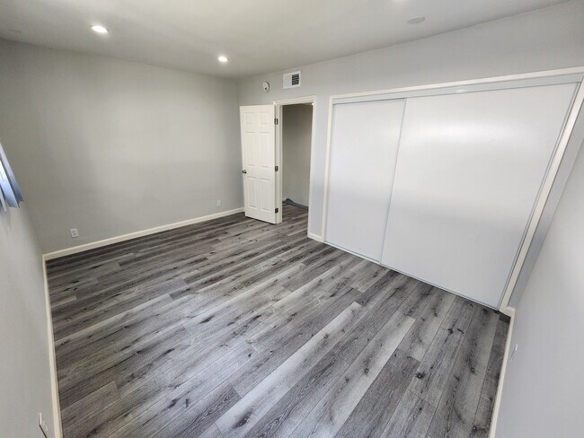 Foto del edificio - 12744 Moorpark St