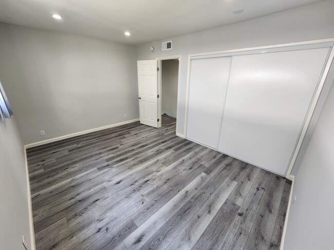 Building Photo - 12744 Moorpark St