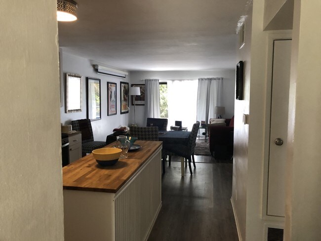 Foto del edificio - 6472 Cavalleri Rd