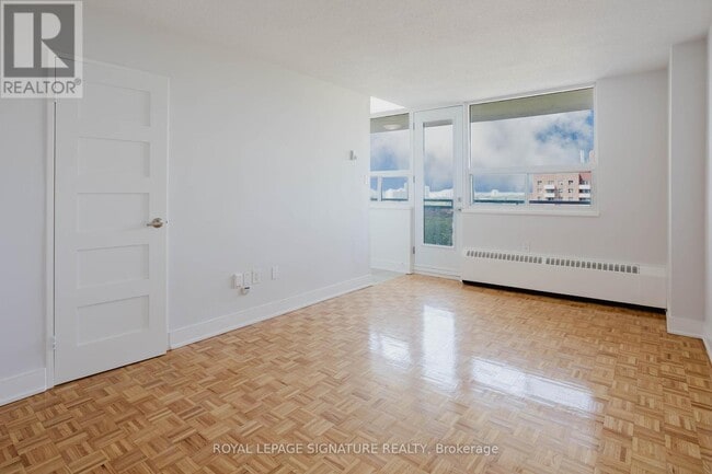 Building Photo - 1500-1500 Bathurst St