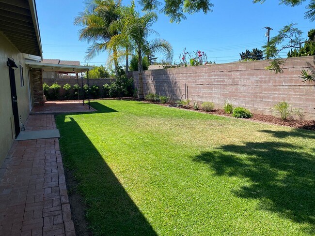 Building Photo - 4 Bedroom Home in Clairemont with Private ...