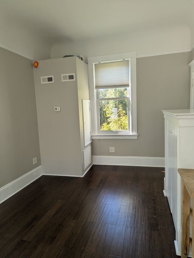 Photo - 715-715 1/2 Lyon St Apartment