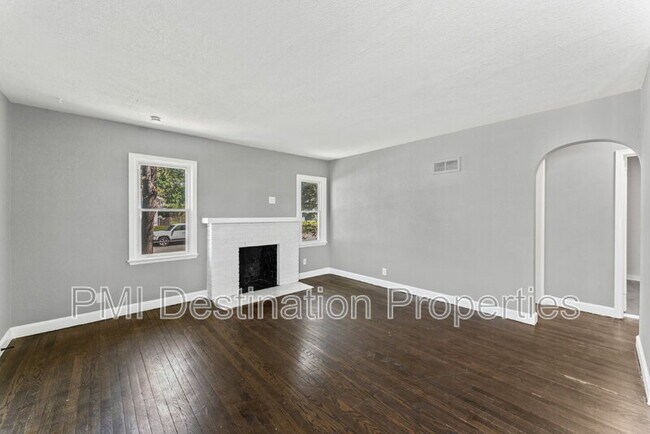 Foto del edificio - 3231 Delavan Ave