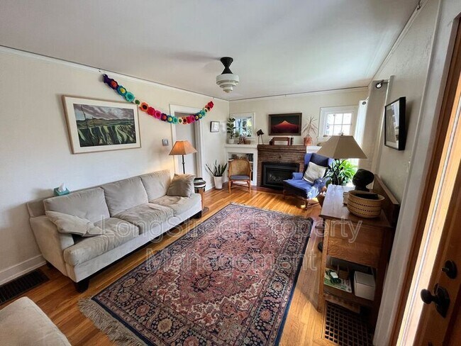 Foto del edificio - 7643 SE Taylor Street