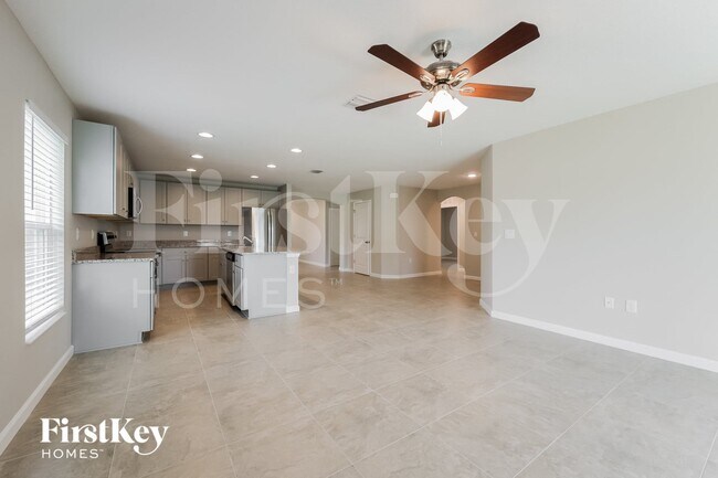Building Photo - 702 Yeager Ct