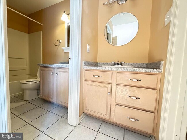 Foto del edificio - 20 Emandan Ln