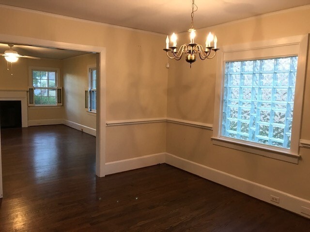 Building Photo - 3 Bedroom Home Available Now! Handicap Acc...