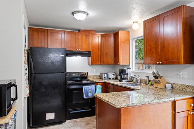 Cocina - 1520 NE 195th St