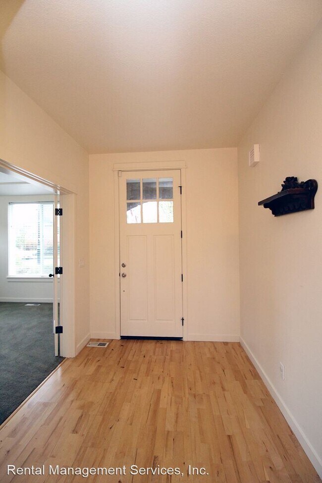 Foto del edificio - 5 br, 3.5 bath House - 15128 SE Nia Drive