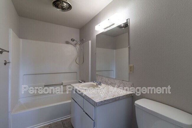 Foto del edificio - 10901 NE 7th St