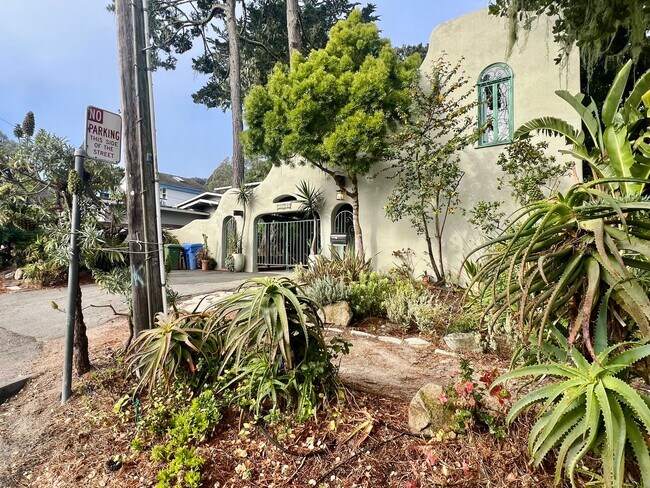 Building Photo - 671 Taylor St