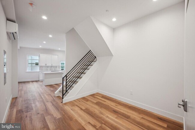 Building Photo - 1255 Leopard St