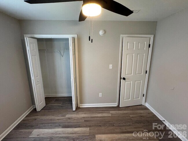 Foto del edificio - 320 Hamilton Dr NE