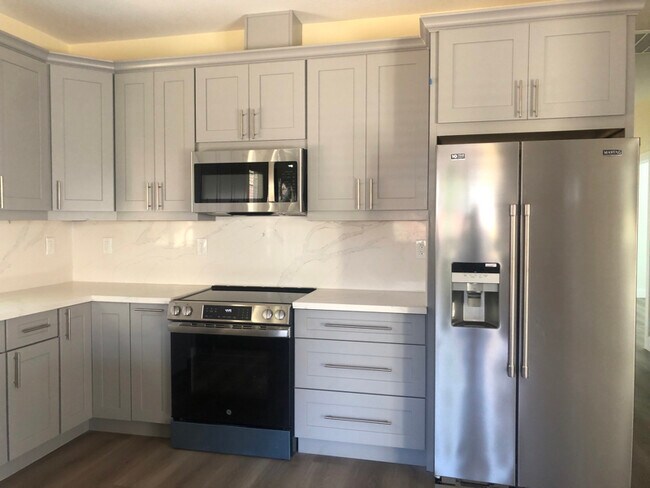 Foto del edificio - 3241 Goldridge Ct