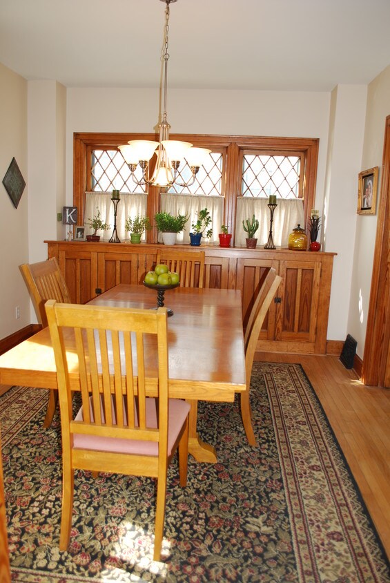 112 S Governor St, Iowa City, IA 52240 House for Rent in Iowa City