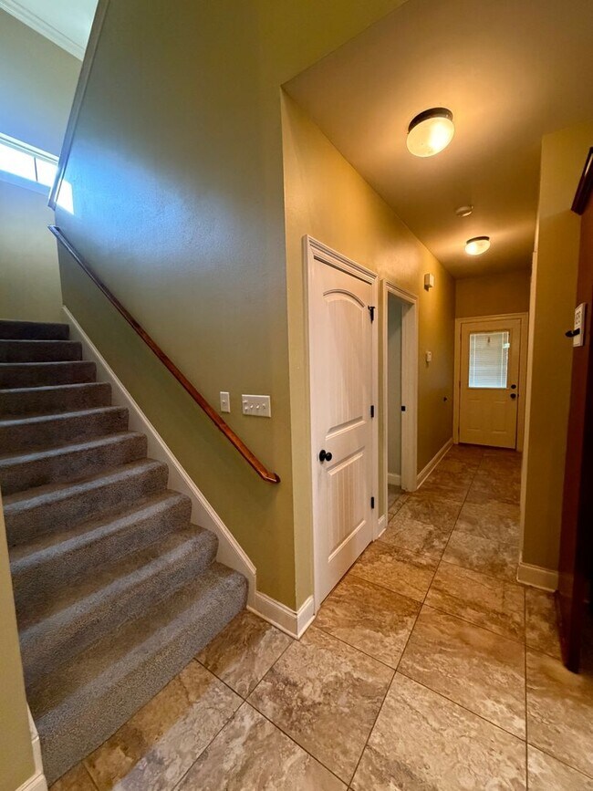 Building Photo - 3705 Azalea Dr
