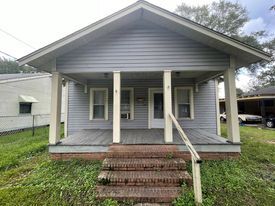 Primary Photo - 207 Broad St